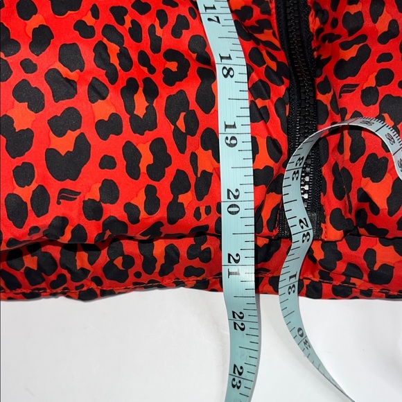 Like New - Fabletics Wander Cropped Puffer Jacket - Picture 10 of 10